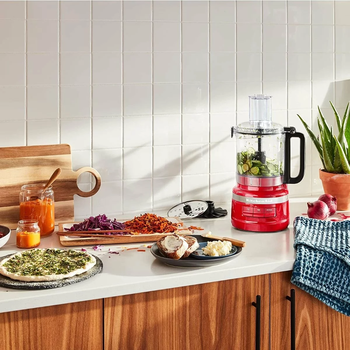 KitchenAid 9-Cup Food Processor | Empire Red 5 KitchenAid 9-Cup Food Processor | Empire Red - Image 3