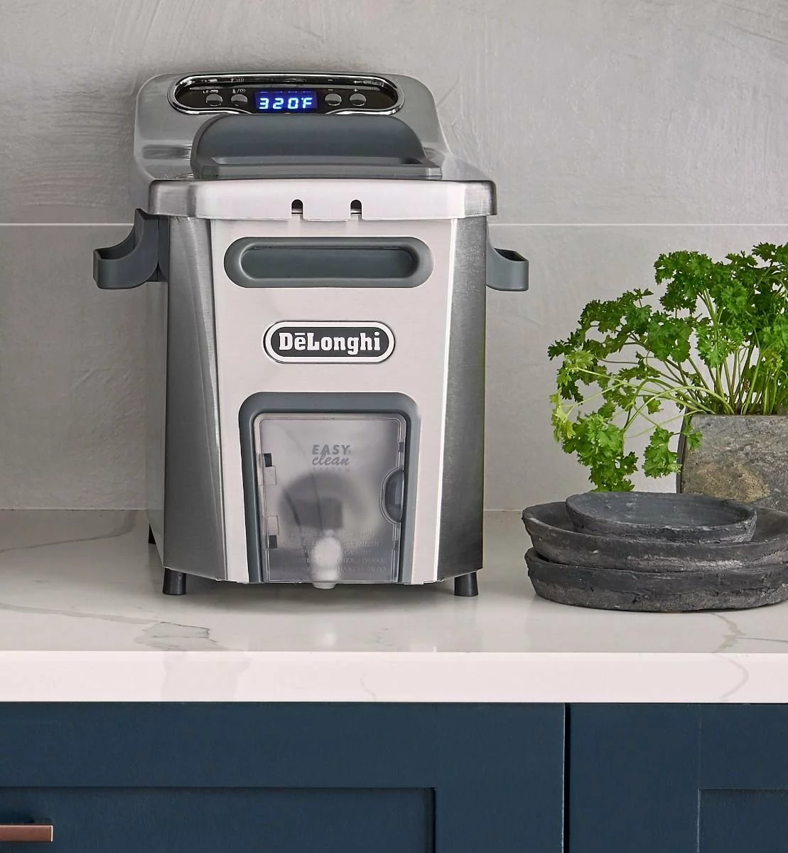 DeLonghi De'Longhi Livenza 4.5L Cool Zone Deep Fryer 6 DeLonghi De'Longhi Livenza 4.5L Cool Zone Deep Fryer - Image 4